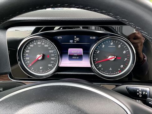 Used 2017 Mercedes-Benz E 300 image 23