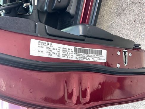 Used 2019 Jeep Grand Cherokee Laredo w/ Laredo X Package image 33