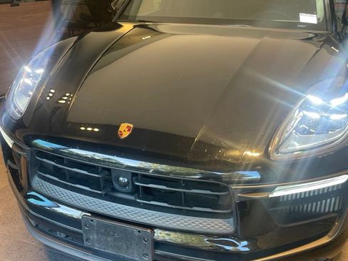 Certified 2024 Porsche Macan S AWD/4WD image 1