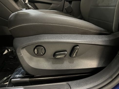 Certified 2023 Volkswagen Taos SE w/ Panoramic Sunroof Package FWD image 16