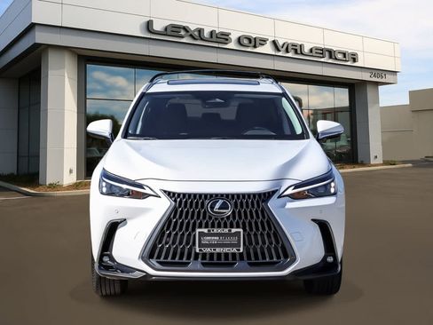 Certified 2025 Lexus NX 250 FWD w/ Premium Package image 6