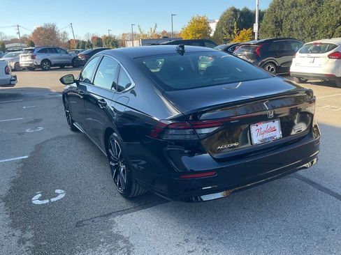 Used 2023 Honda Accord Touring image 7