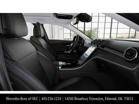 Used 2025 Mercedes-Benz C 300 4MATIC Sedan image 4