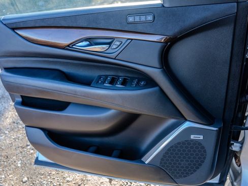 Used 2020 Cadillac Escalade ESV Premium Luxury image 26