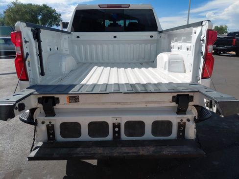 Used 2021 Chevrolet Silverado 1500 LT Trail Boss w/ Convenience Package II AWD/4WD image 7