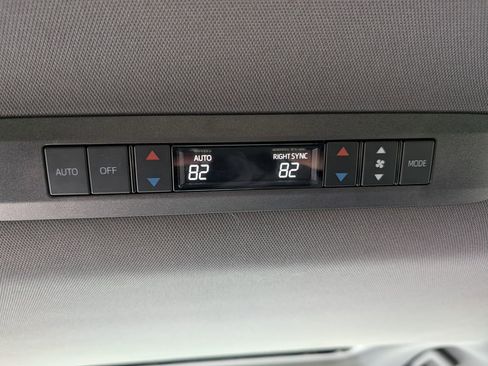 Used 2023 Toyota Sienna XSE w/ XSE Plus Package AWD/4WD image 23