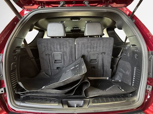 Used 2021 Dodge Durango R/T w/ Tow 'N Go Package AWD/4WD image 25