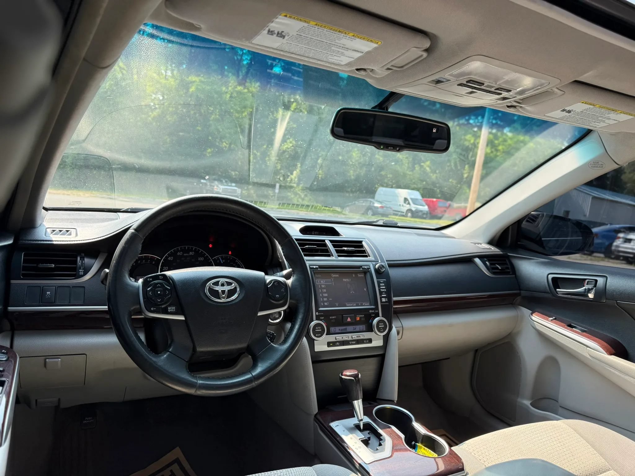 Used 2014 Toyota Camry XLE w/ Convenience Package FWD image 47