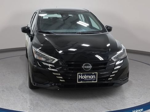 Used 2025 Nissan Versa SV FWD image 3