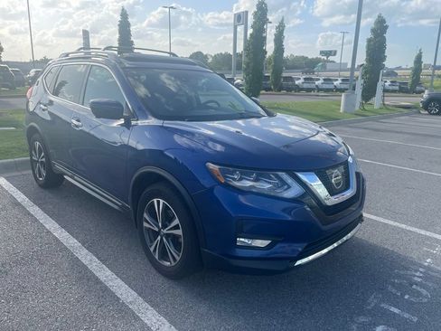 Used 2017 Nissan Rogue SL w/ SL Premium Package AWD/4WD image 2