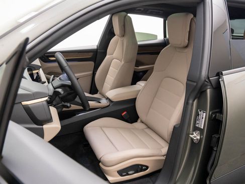 New 2025 Porsche Macan 4 Electric AWD/4WD image 5