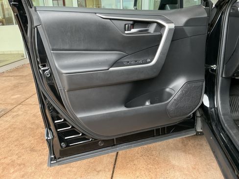 Used 2022 Toyota RAV4 XLE Premium FWD image 13