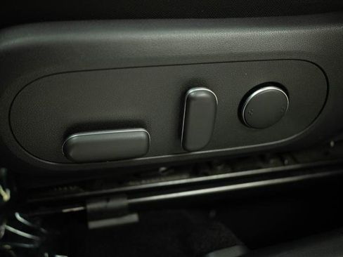 Used 2025 Hyundai Kona SEL FWD image 11