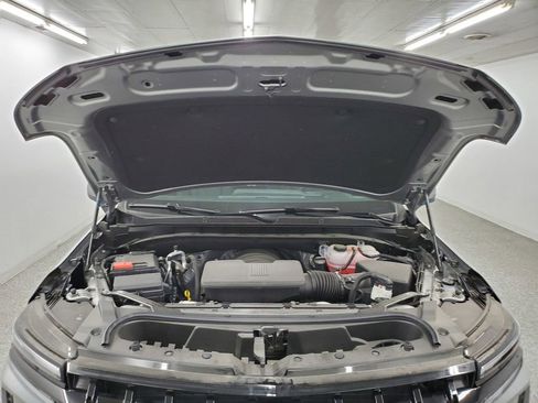 Used 2025 Chevrolet Tahoe Z71 w/ Comfort Package image 9