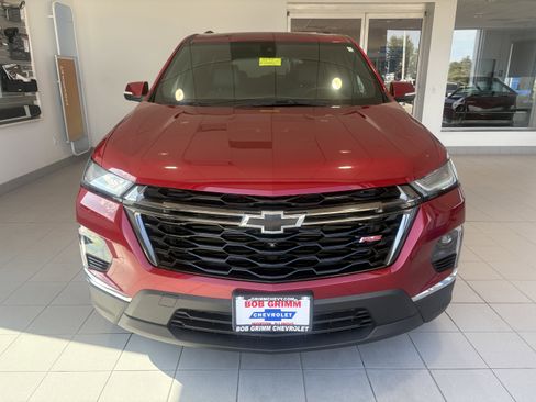 Used 2023 Chevrolet Traverse RS image 5