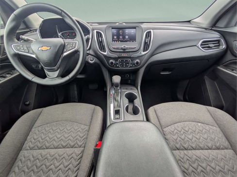 Used 2024 Chevrolet Equinox LT FWD image 12