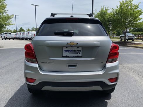 Used 2018 Chevrolet Trax LT w/ LT Convenience Package AWD/4WD image 8