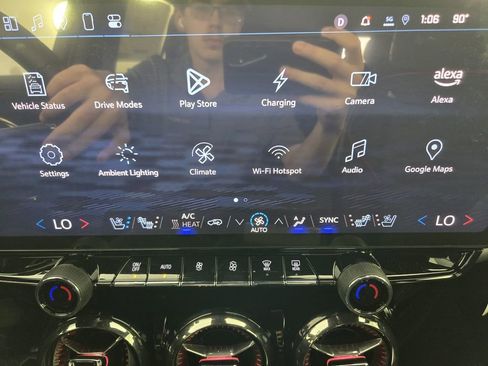 New 2025 Chevrolet Blazer EV RS image 16