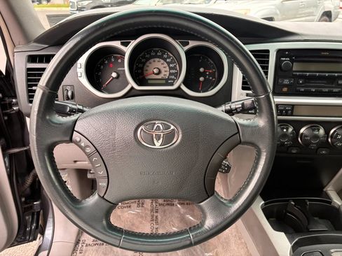 Used 2005 Toyota 4Runner Sport AWD/4WD image 18