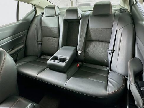 Used 2024 Nissan Altima 2.5 SR FWD image 11