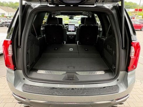 New 2026 GMC Yukon AT4 w/ AT4 Premium Plus Package AWD/4WD image 11