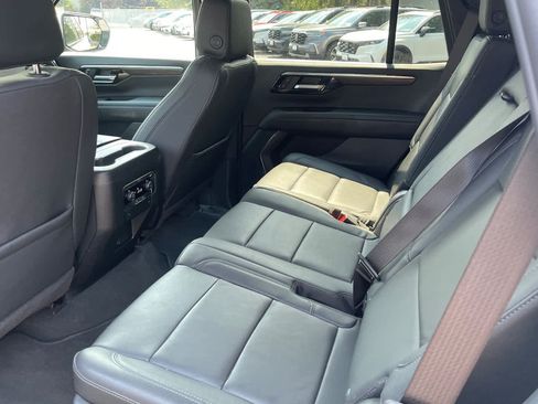 Used 2025 Chevrolet Tahoe LT AWD/4WD image 10