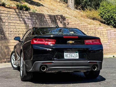 Used 2016 Chevrolet Camaro LT RWD image 18