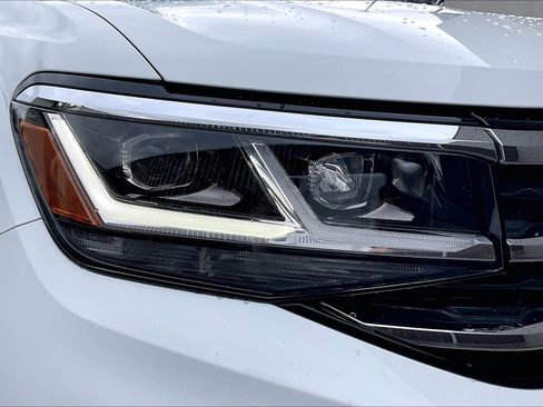 Certified 2022 Volkswagen Atlas SE FWD image 27