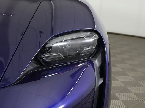 Used 2021 Porsche Taycan Turbo image 17