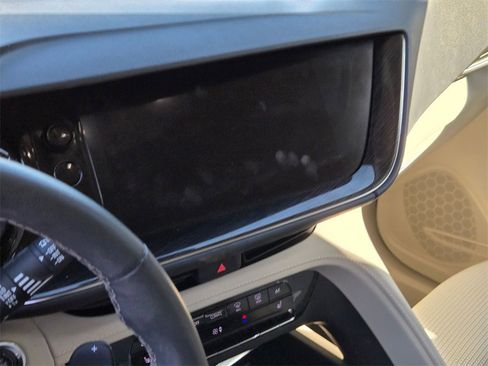 Used 2023 Buick Envision Preferred image 9