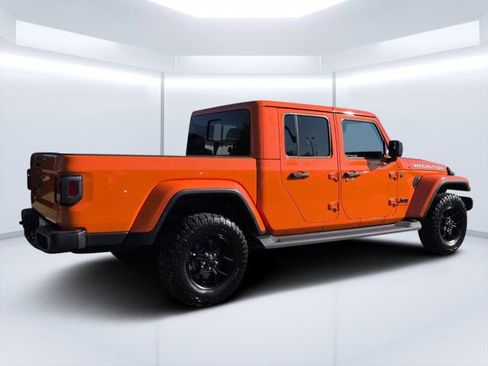 Used 2025 Jeep Gladiator Sport AWD/4WD image 3