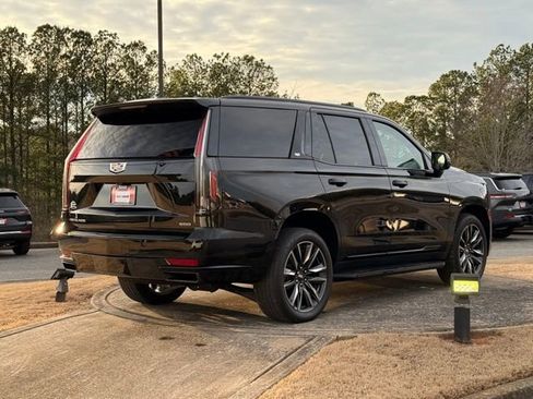 Used 2023 Cadillac Escalade Sport image 7