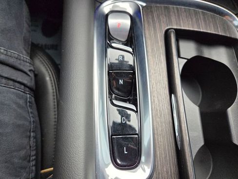 Used 2023 Buick Enclave Avenir w/ Avenir Technology Package image 33