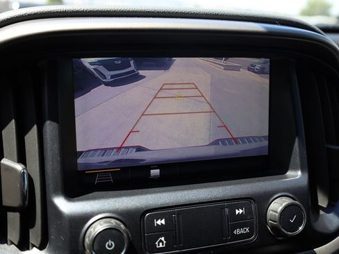Used 2019 Chevrolet Colorado Z71 AWD/4WD image 16