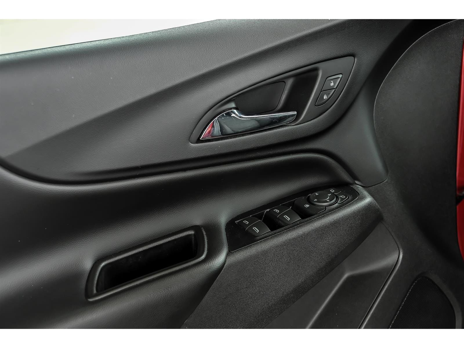 Used 2018 Chevrolet Equinox LT AWD/4WD image 9