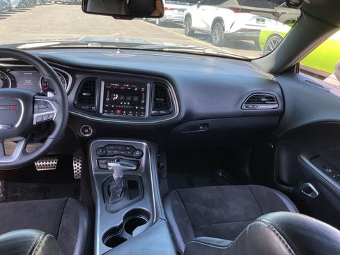 Used 2018 Dodge Challenger R/T Scat Pack w/ Dynamics Package RWD image 17