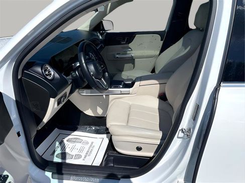 Used 2021 Mercedes-Benz GLB 250 4MATIC image 13