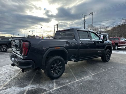 Used 2024 GMC Sierra 3500 AT4 w/ AT4 Premium Plus Package image 5