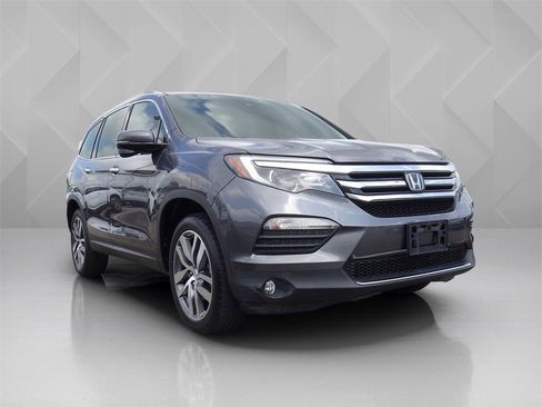 Used 2018 Honda Pilot Touring image 7