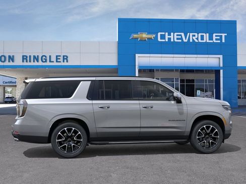 New 2026 Chevrolet Suburban RST RWD image 5