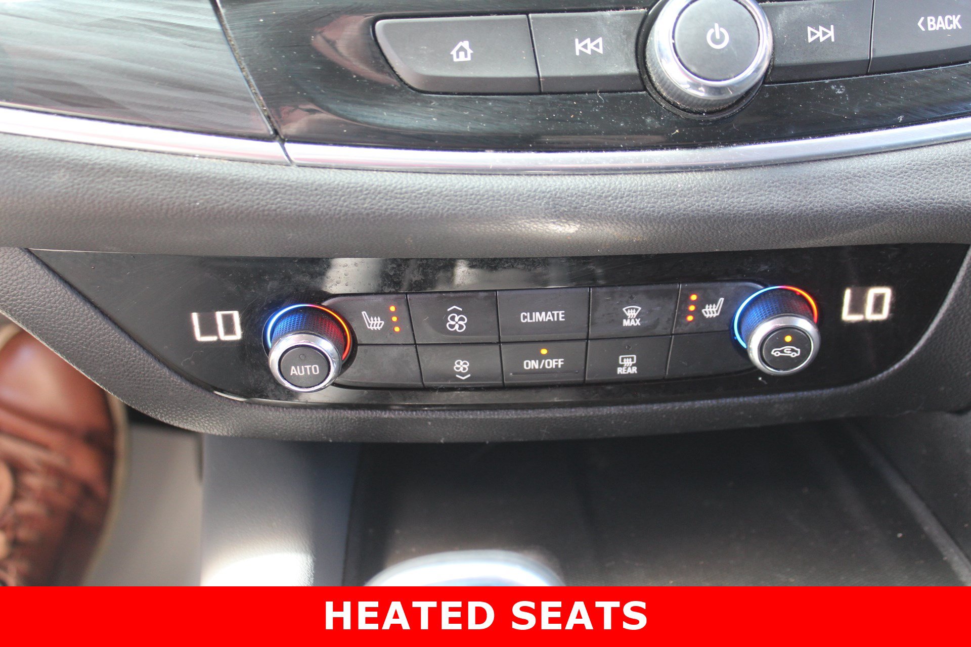 Used 2020 Buick Enclave Essence FWD image 22