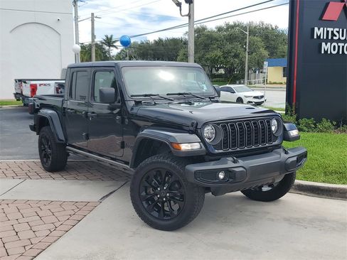 Used 2024 Jeep Gladiator Sport image 30