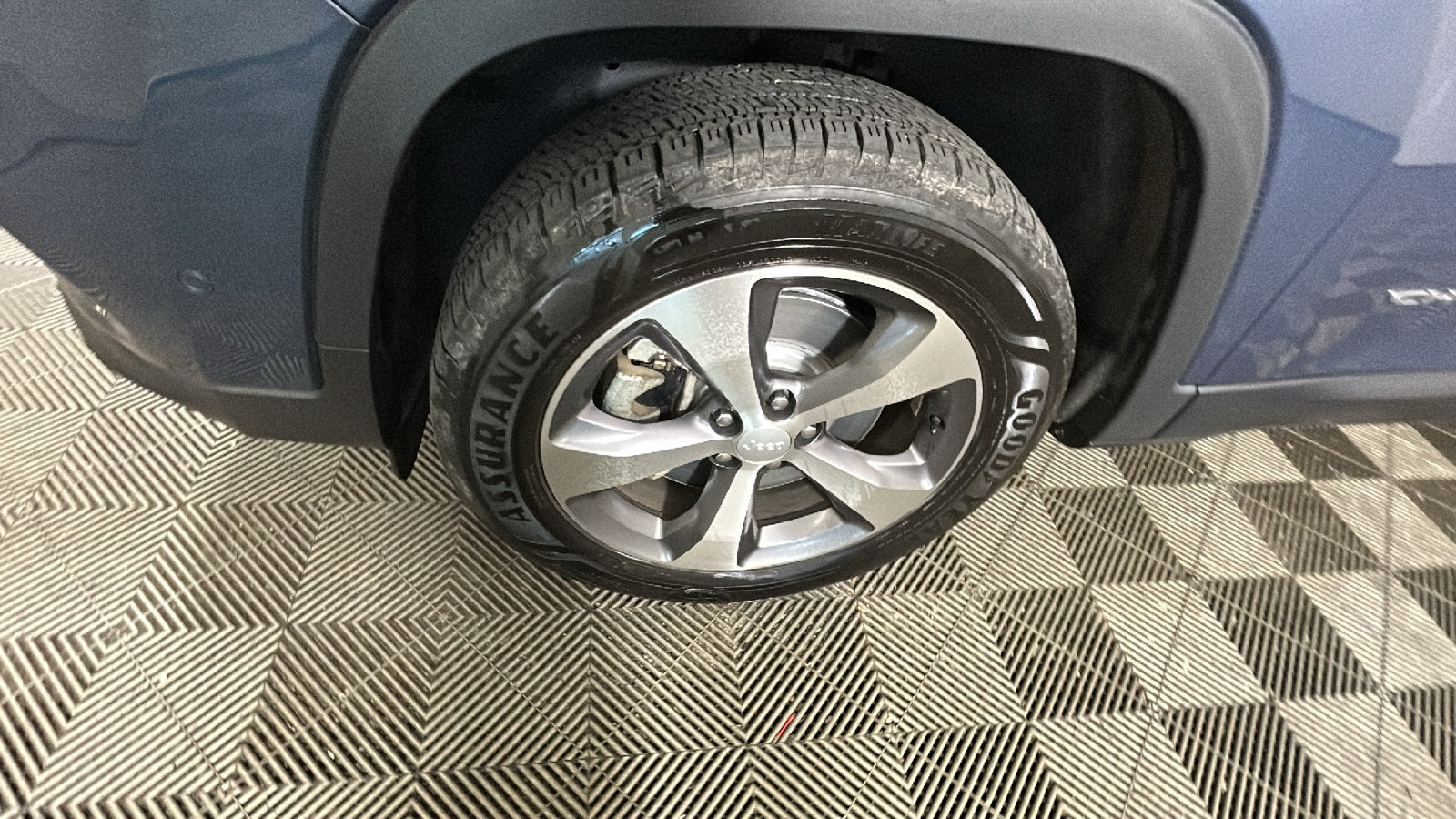 Used 2021 Jeep Cherokee Limited AWD/4WD image 10