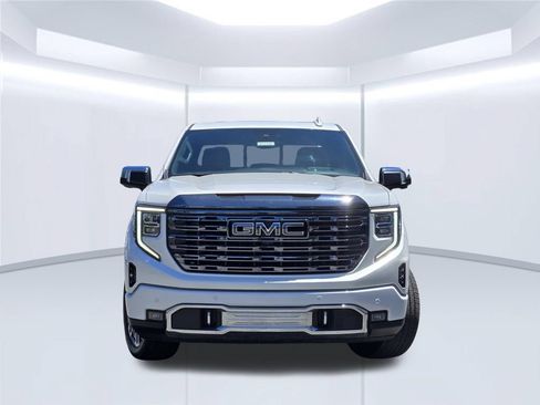 Used 2024 GMC Sierra 1500 Denali Ultimate AWD/4WD image 3