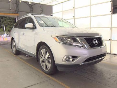 Used 2013 Nissan Pathfinder Platinum FWD image 1