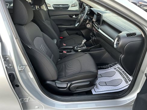 Used 2019 Kia Forte S w/ S Premium Package image 12