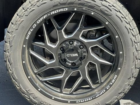 Used 2020 Ford Expedition XLT w/ Equipment Group 201A AWD/4WD image 11
