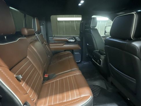 Used 2024 GMC Sierra 2500 Denali Ultimate image 12