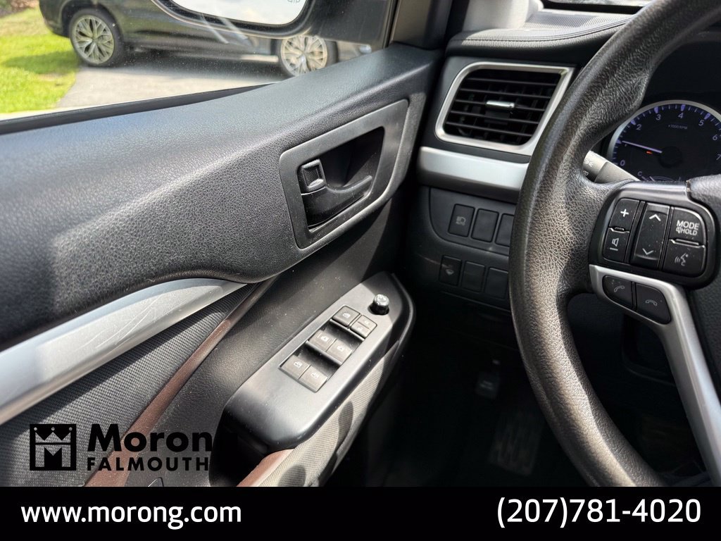 Used 2018 Toyota Highlander LE AWD/4WD image 45