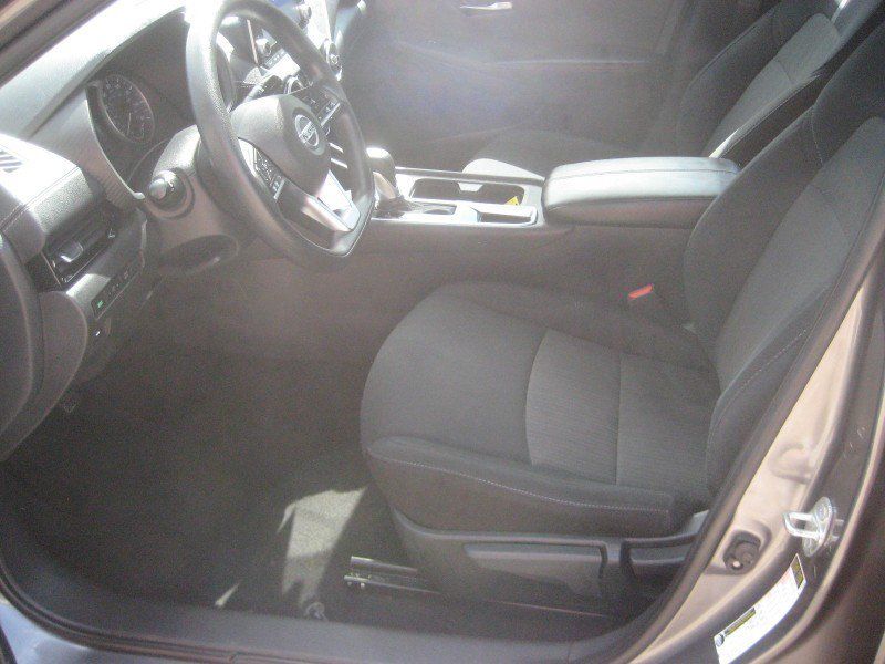 Used 2023 Nissan Sentra SV FWD image 13